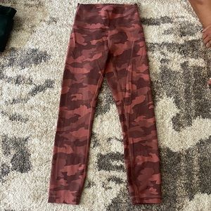 Lululemon wunder train size 4